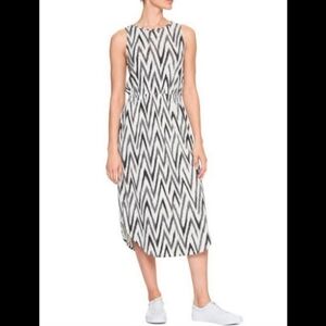Banana Republic Cross Back Black & White Zig Zag Midi Dress. Sz XS